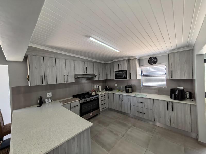 3 Bedroom Property for Sale in Laaiplek Western Cape